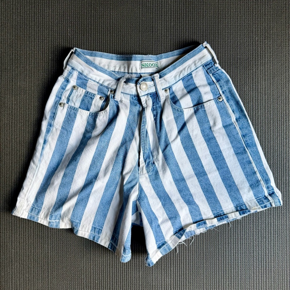 Vintage Skoozi Striped Blue and White High-Waist Women’s Shorts